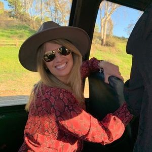 Meet your Posher, Dawn